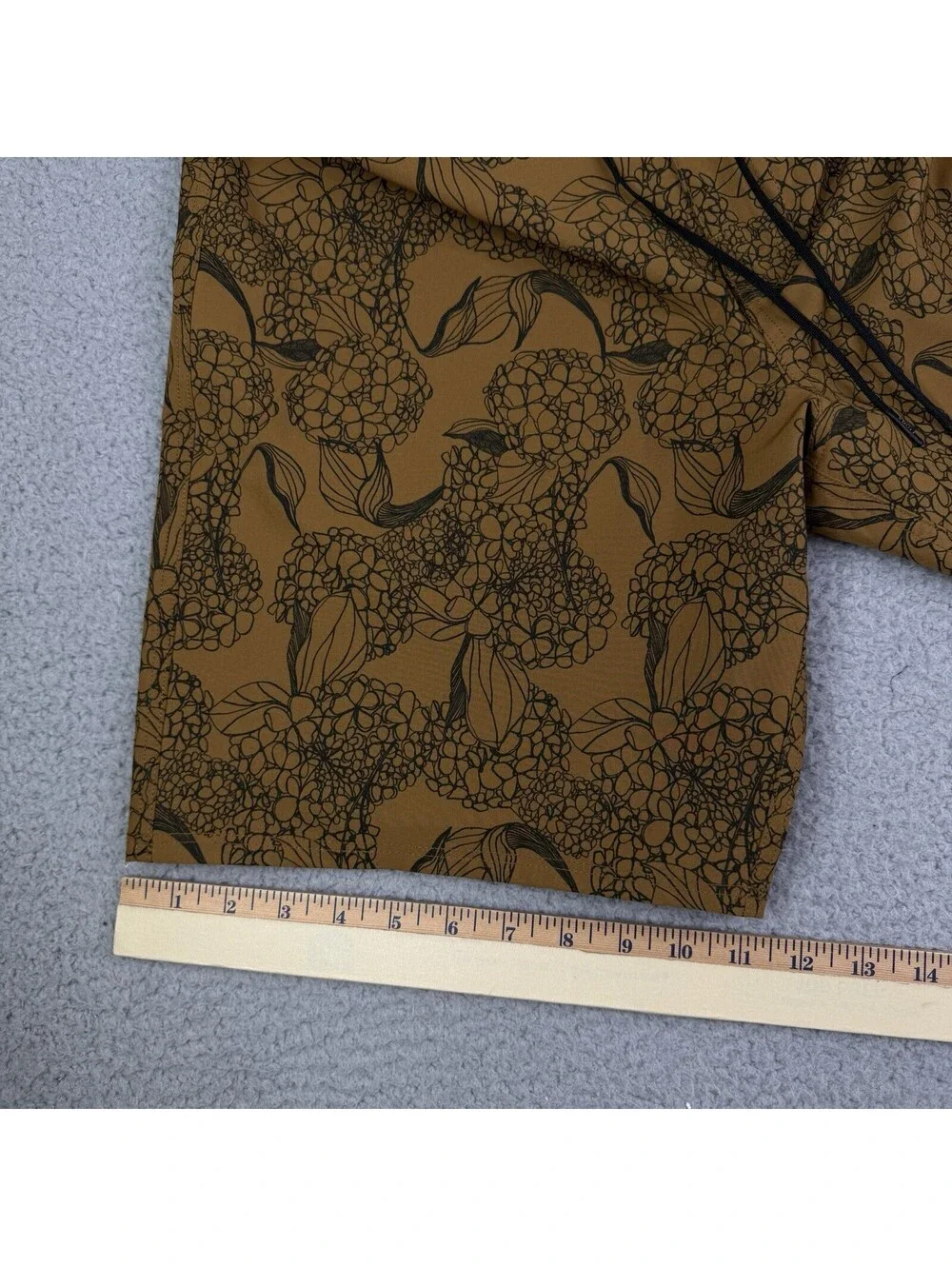 Vuori Men’s SZ 33 Style V383 Infinity Board Shorts Floral Brown Unlined Swim